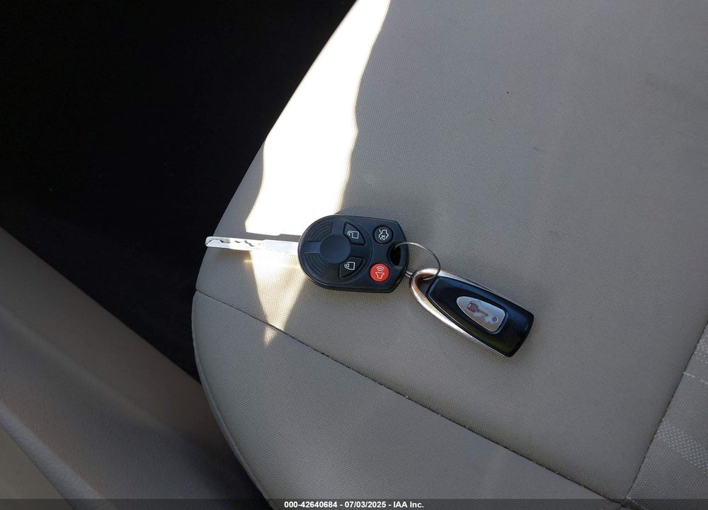 2015 FORD FOCUS VIN: 1FADP3F24FL280946