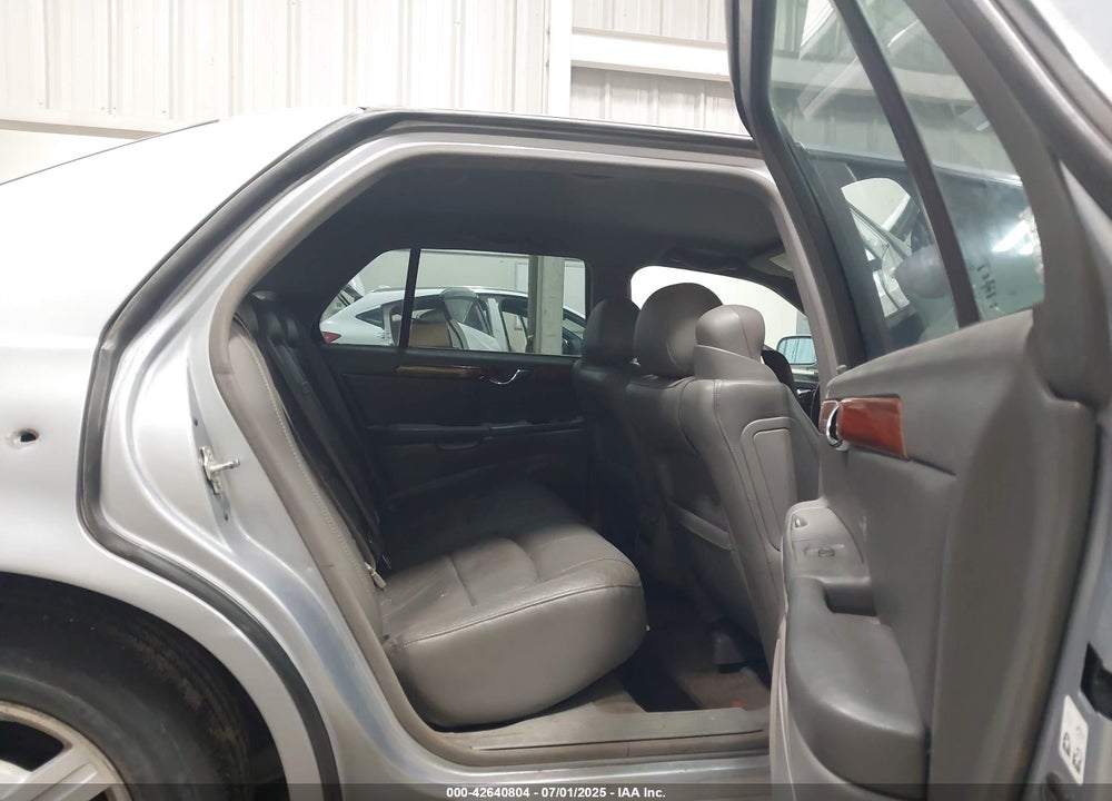 2005 CADILLAC DEVILLE LIVERY VIN: 1G6KD54Y35U236137