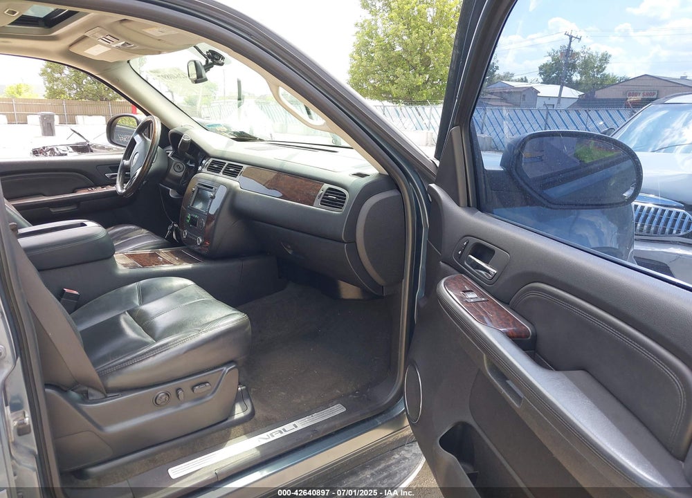 2007 GMC YUKON VIN: 1GKFK63827J351509