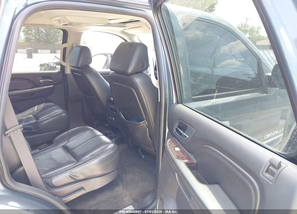 2007 GMC YUKON VIN: 1GKFK63827J351509