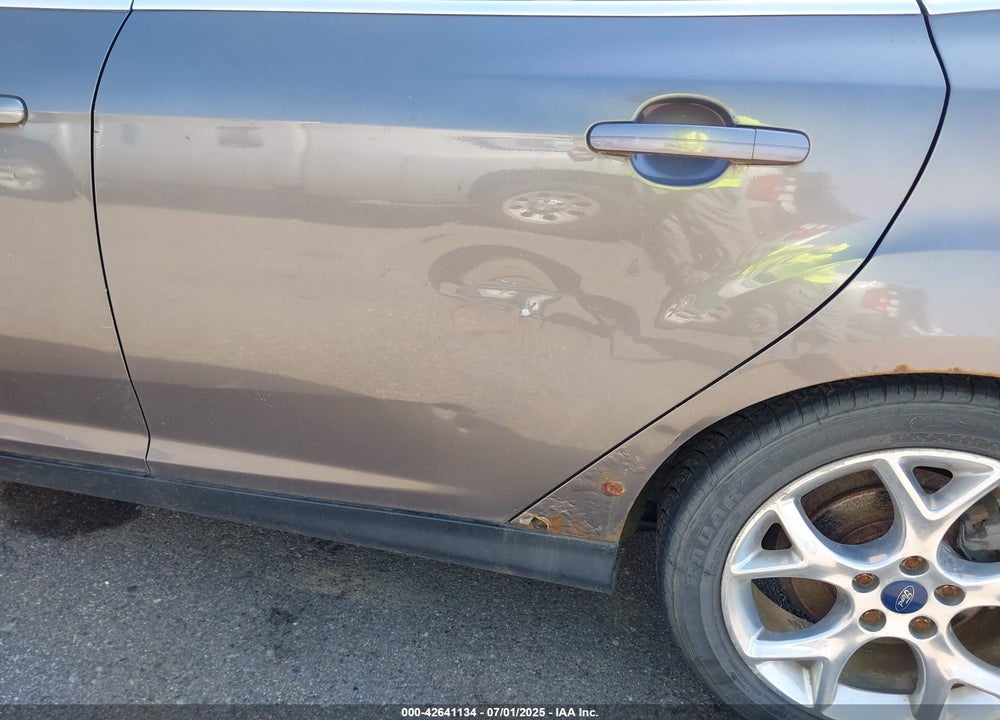 2014 FORD FOCUS TITANIUM VIN: 1FADP3N22EL317007