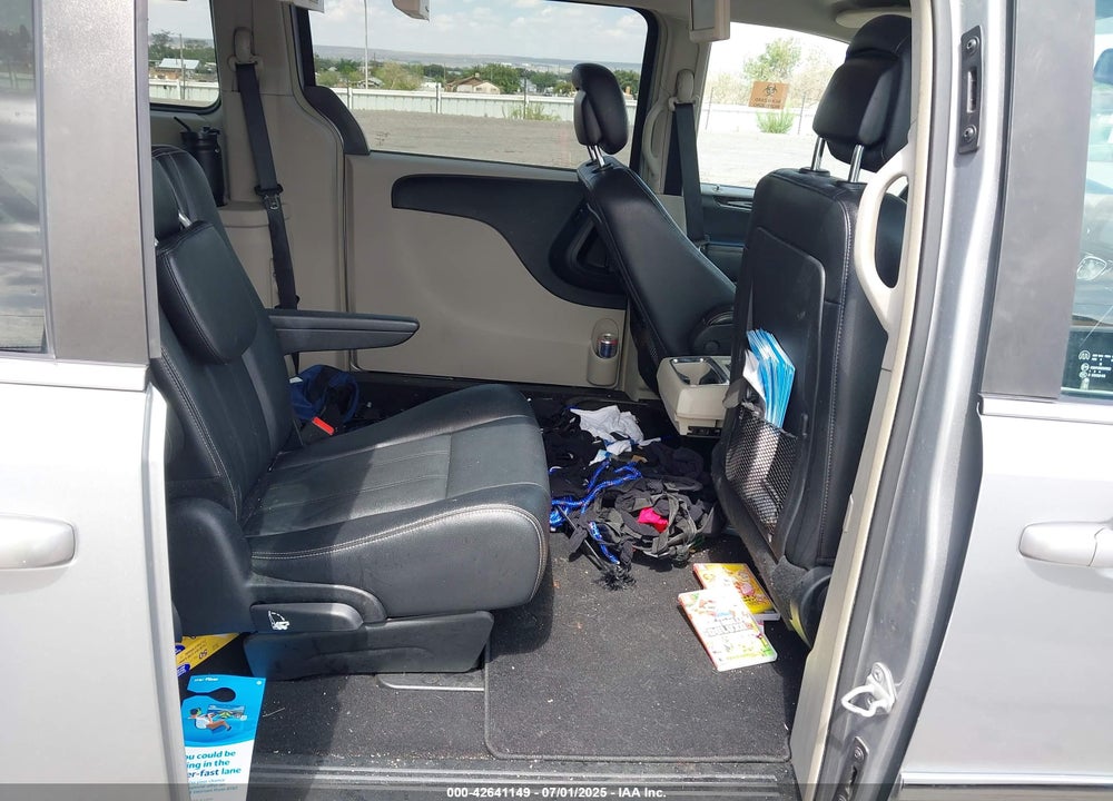2014 CHRYSLER TOWN & COUNTRY VIN: 2C4RC1BG9ER445428