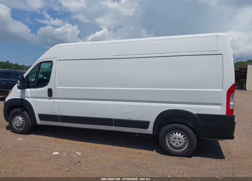 2024 RAM PROMASTER 2500 VIN: 3C6LRVDG3RE132219