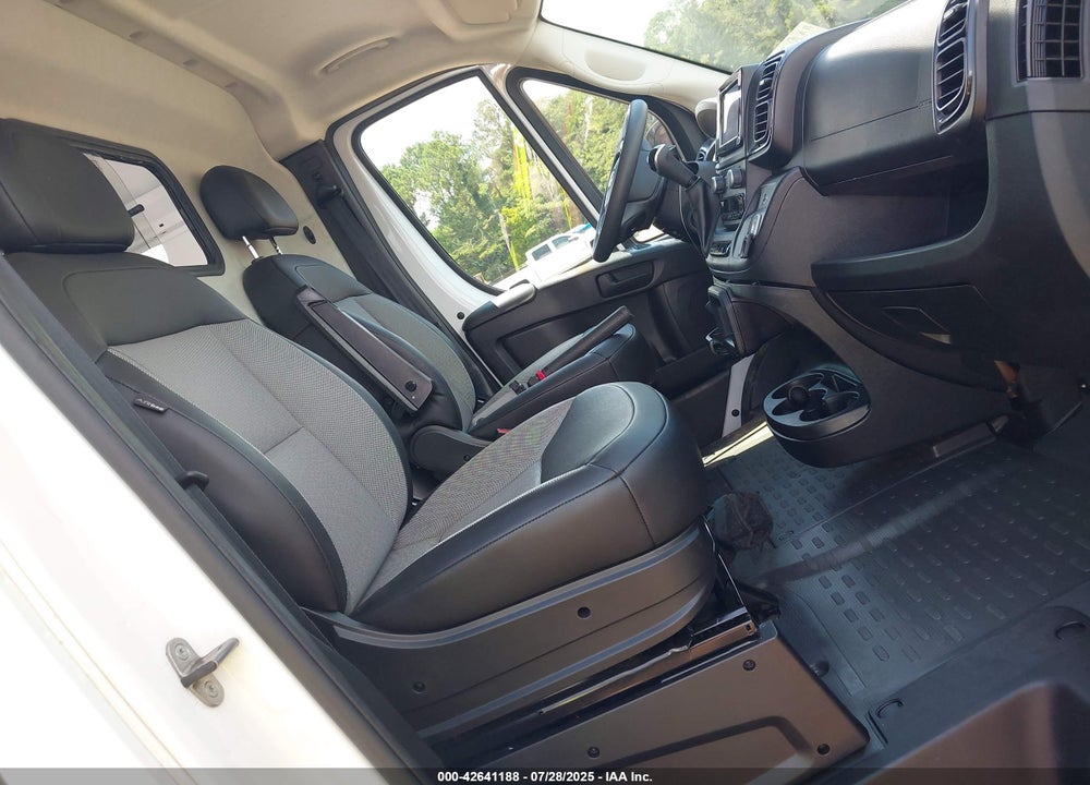 2024 RAM PROMASTER 2500 VIN: 3C6LRVDG3RE132219