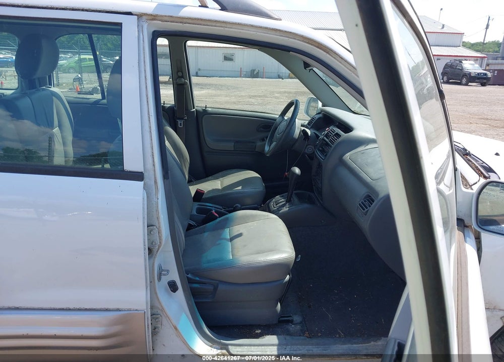 2001 CHEVROLET TRACKER HARD TOP LT VIN: 2CNBJ634216913516