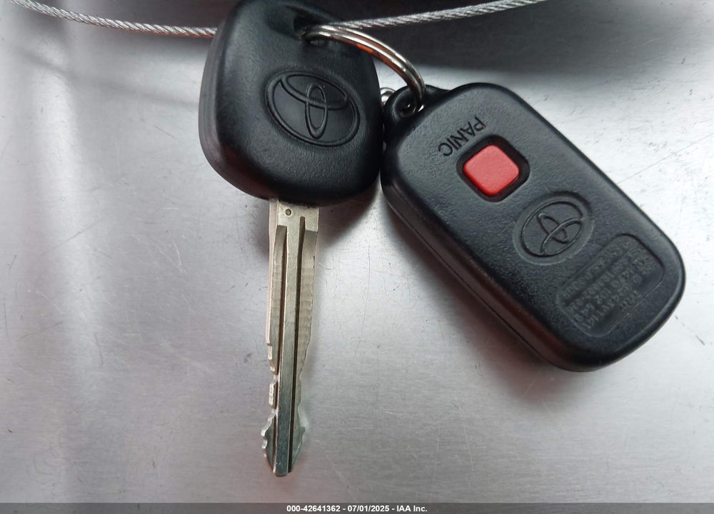 2007 TOYOTA MATRIX VIN: 2T1KR32E37C642673
