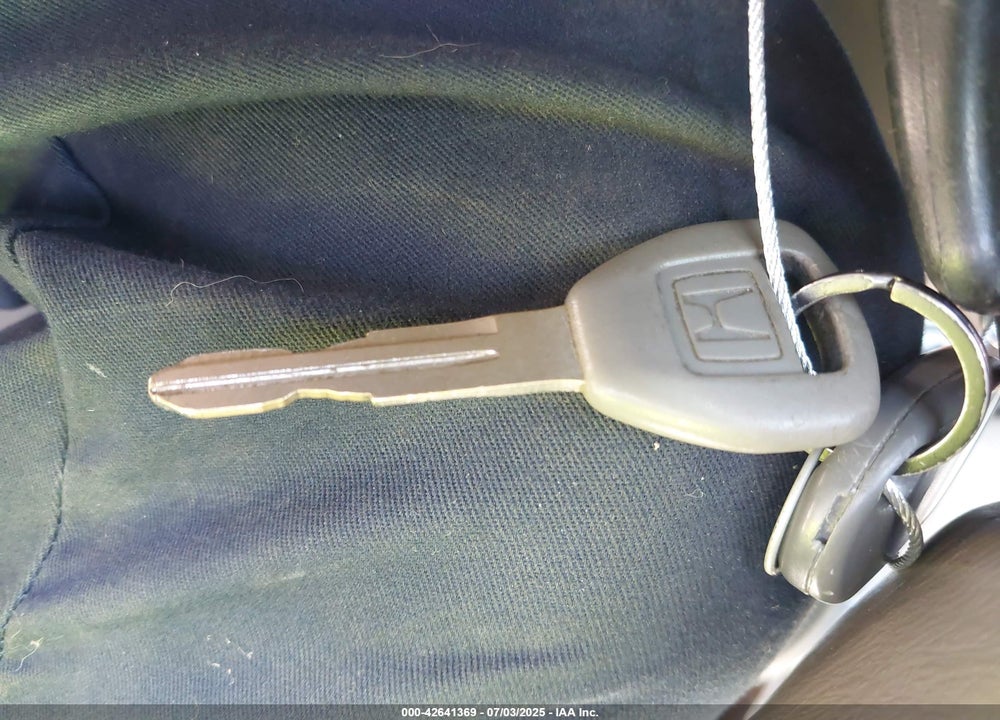 2002 HONDA ACCORD 2.3 EX VIN: 1HGCG56692A020778
