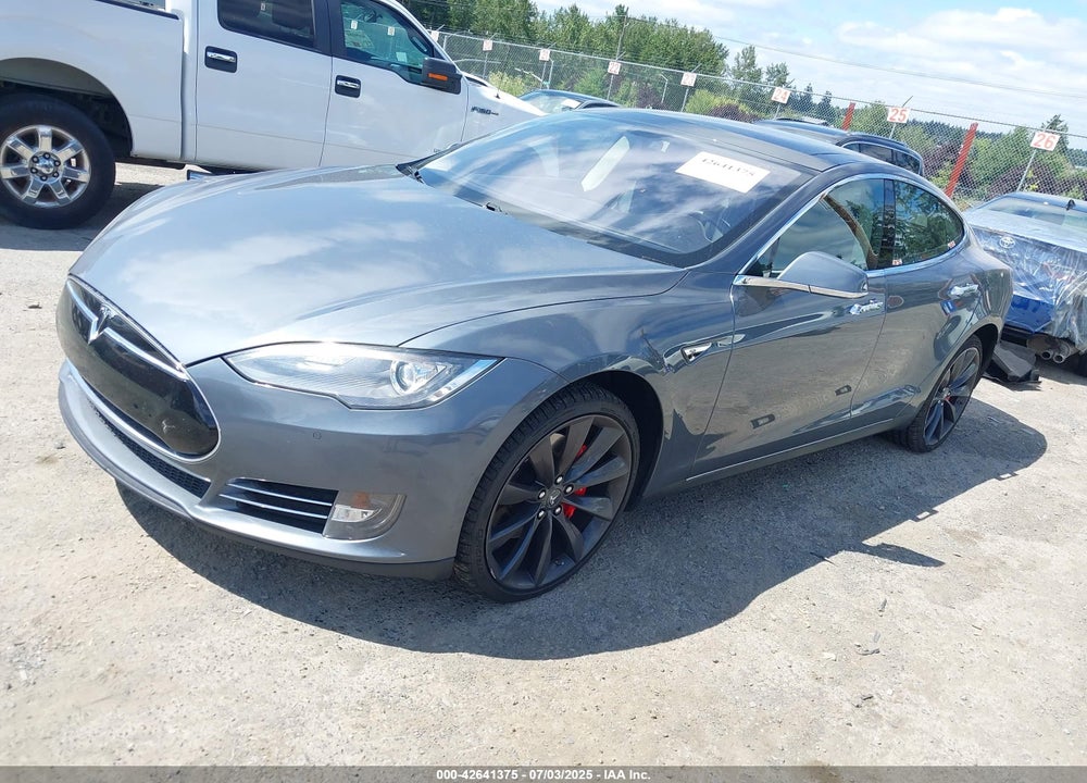 2013 TESLA MODEL S VIN: 5YJSA1DP8DFP28644