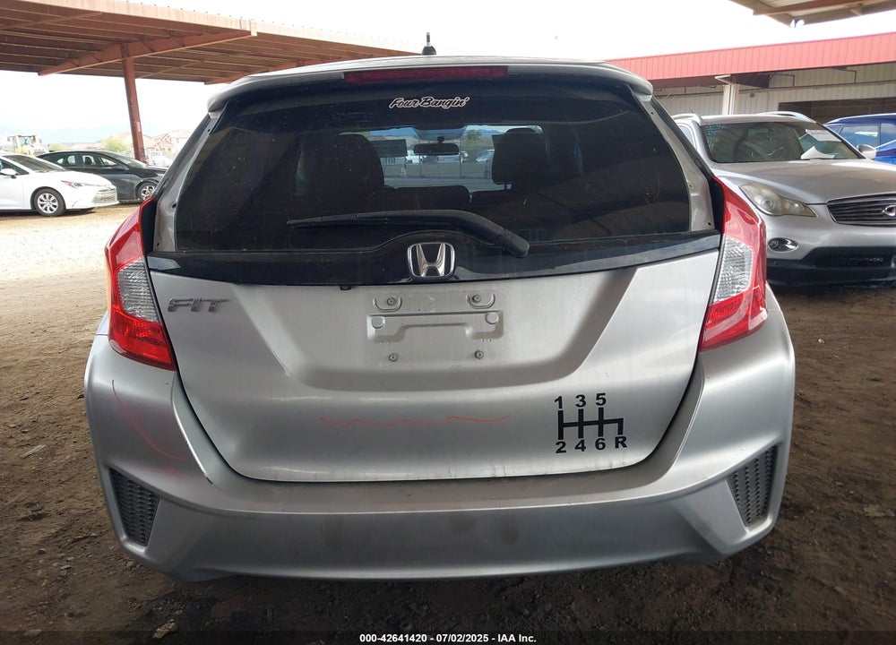 2015 HONDA FIT VIN: 3HGGK5G52FM764205