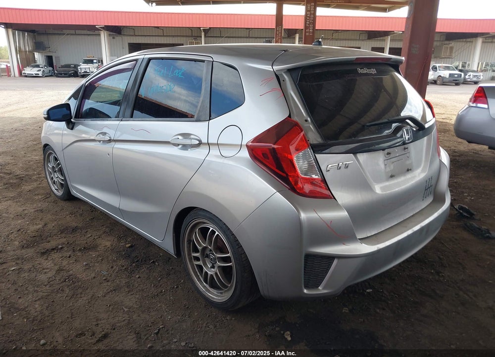 2015 HONDA FIT VIN: 3HGGK5G52FM764205