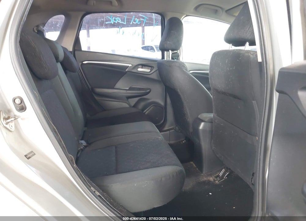 2015 HONDA FIT VIN: 3HGGK5G52FM764205