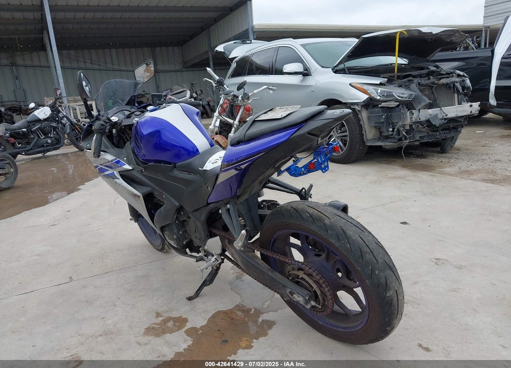 2016 YAMAHA YZFR3 VIN: MH3RH06Y9GK012452