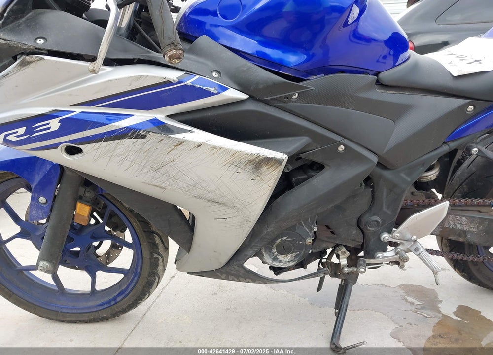 2016 YAMAHA YZFR3 VIN: MH3RH06Y9GK012452