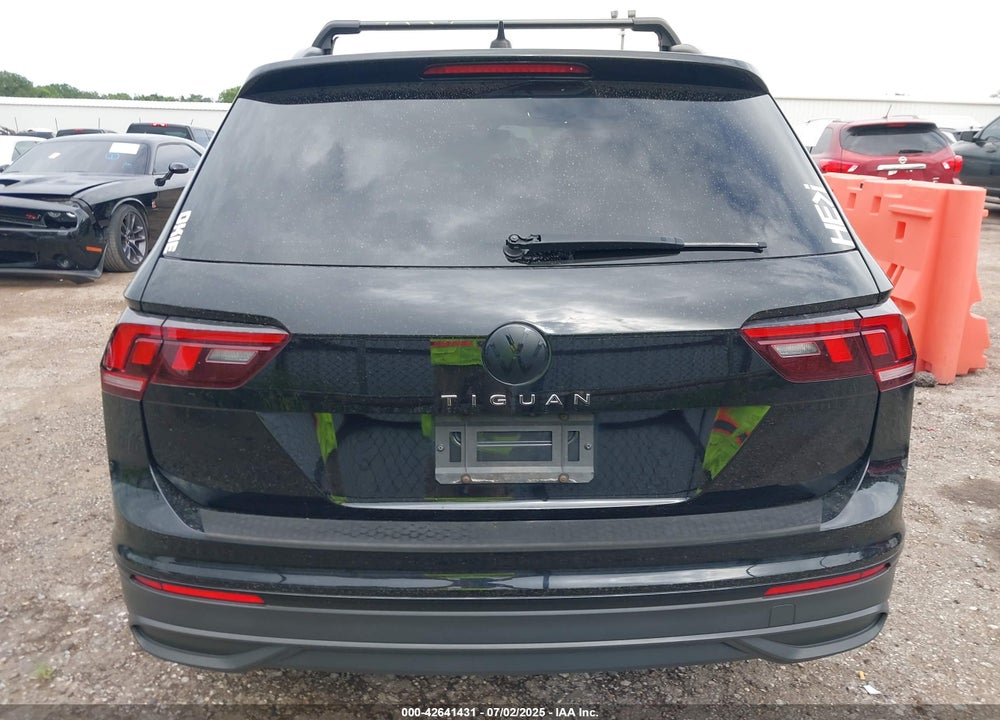 2022 VOLKSWAGEN TIGUAN VIN: 3VV1B7AX2NM144609