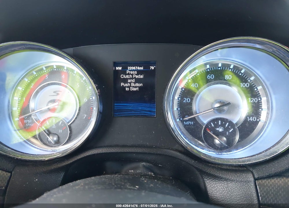 2013 CHRYSLER 300 VIN: 2C3CCABG3DH561643