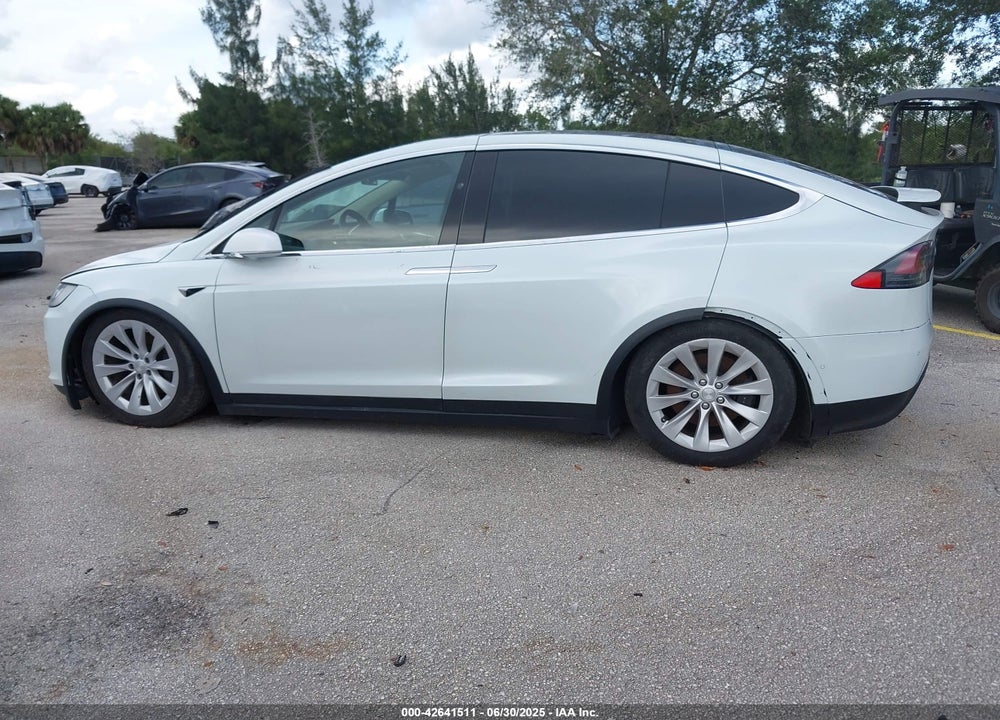 2017 TESLA MODEL X VIN: 5YJXCBE20HF070252
