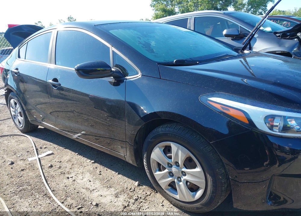 2017 KIA FORTE VIN: 3KPFL4A78HE126730