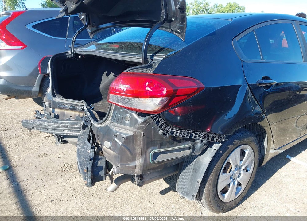 2017 KIA FORTE VIN: 3KPFL4A78HE126730