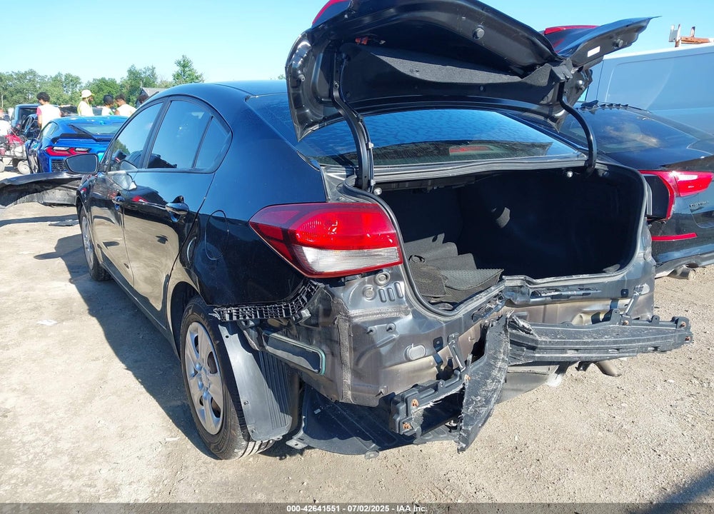 2017 KIA FORTE VIN: 3KPFL4A78HE126730