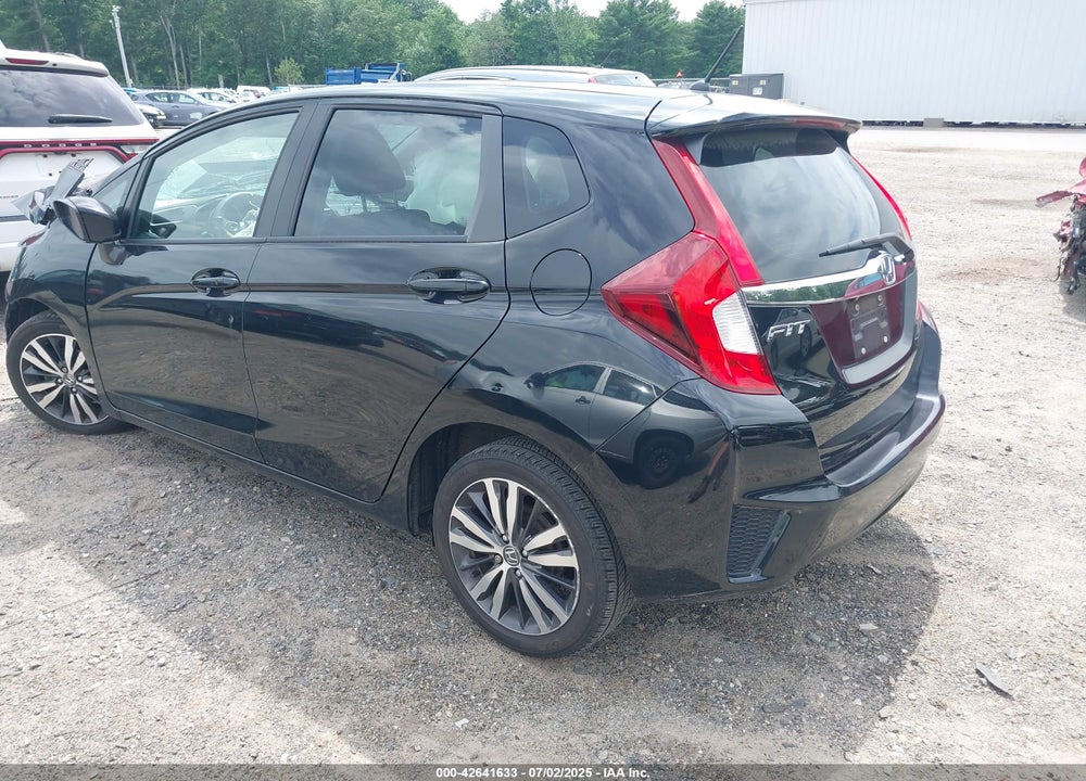 2015 HONDA FIT VIN: 3HGGK5H88FM746140
