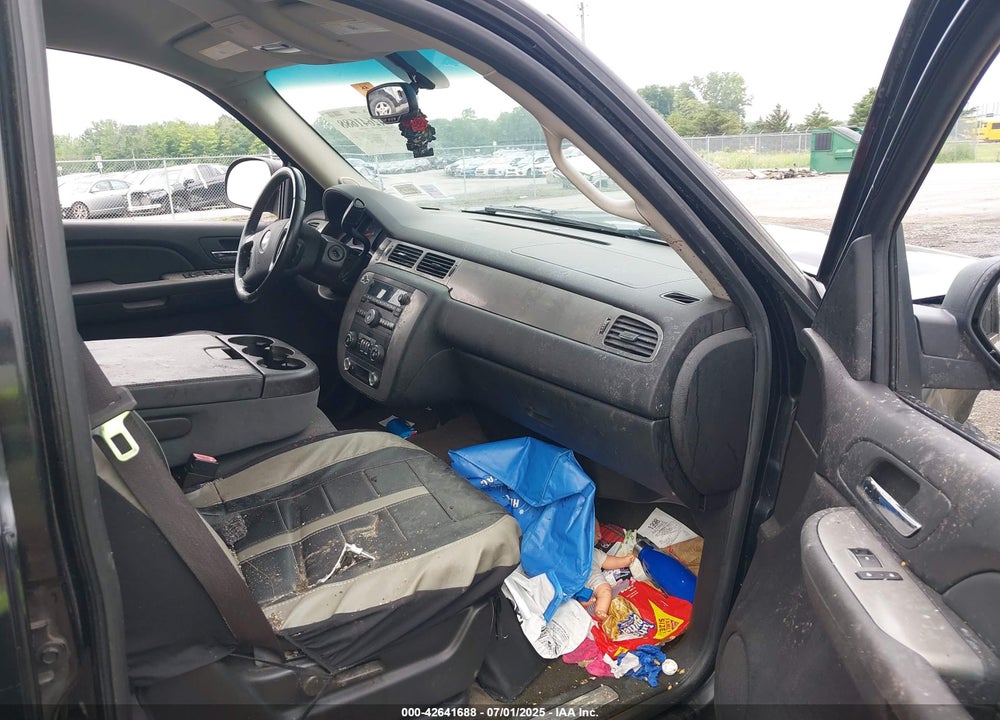 2008 CHEVROLET TAHOE LS VIN: 1GNFK13078J136869