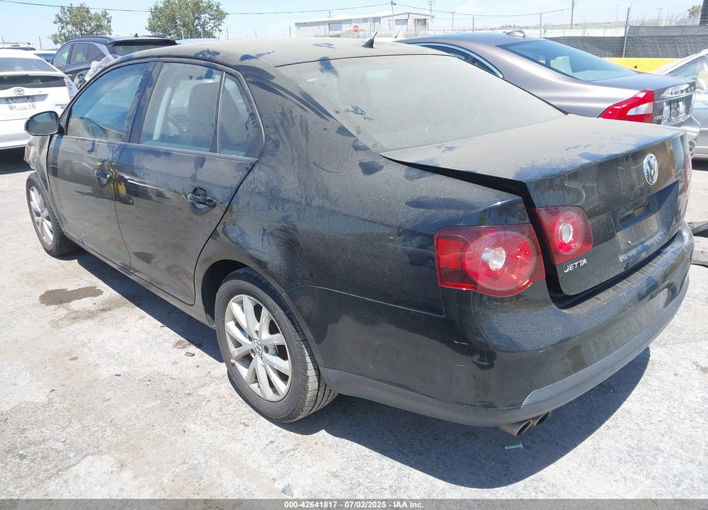 2010 VOLKSWAGEN JETTA VIN: 3VWAZ7AJ8AM073381