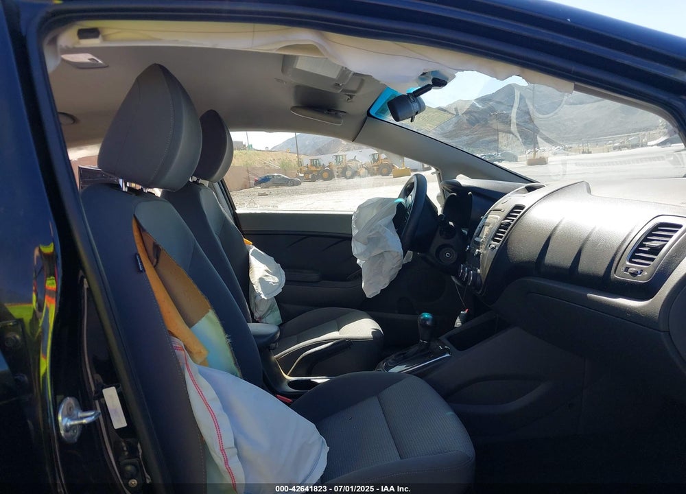 2017 KIA FORTE LX VIN: 3KPFK4A78HE077807
