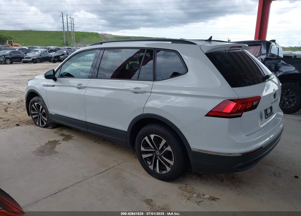 2022 VOLKSWAGEN TIGUAN VIN: 3VV1B7AX6NM070790