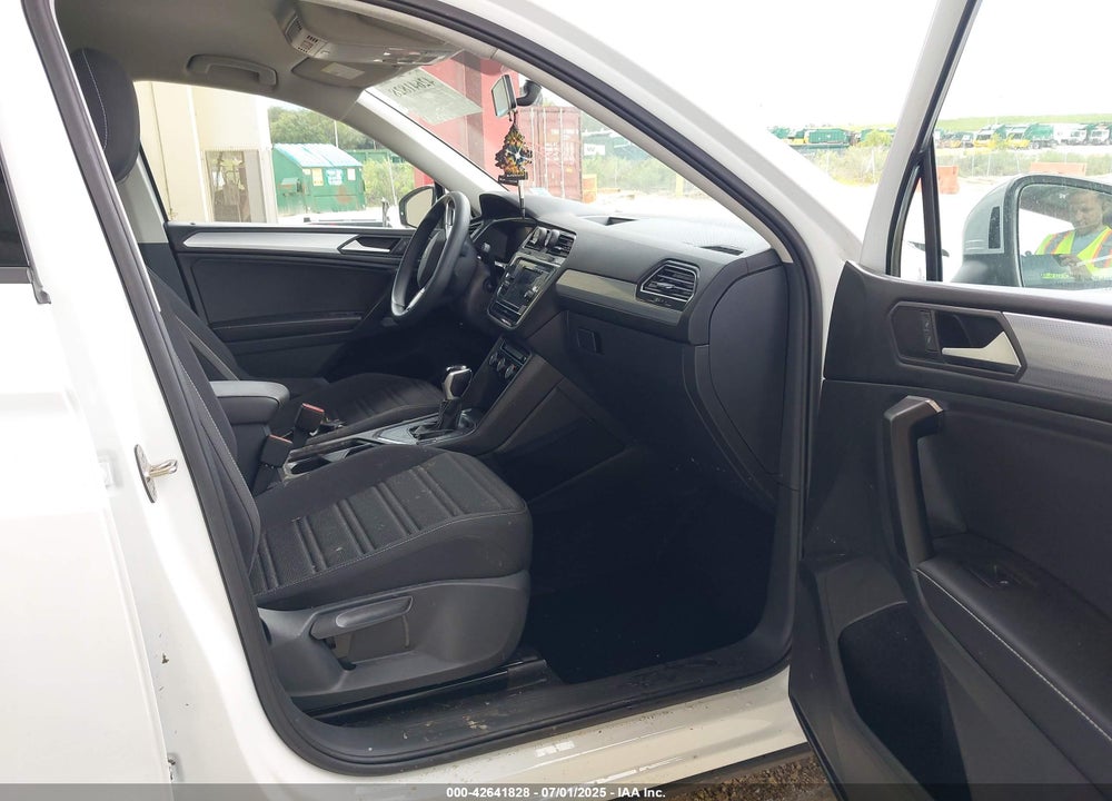2022 VOLKSWAGEN TIGUAN VIN: 3VV1B7AX6NM070790