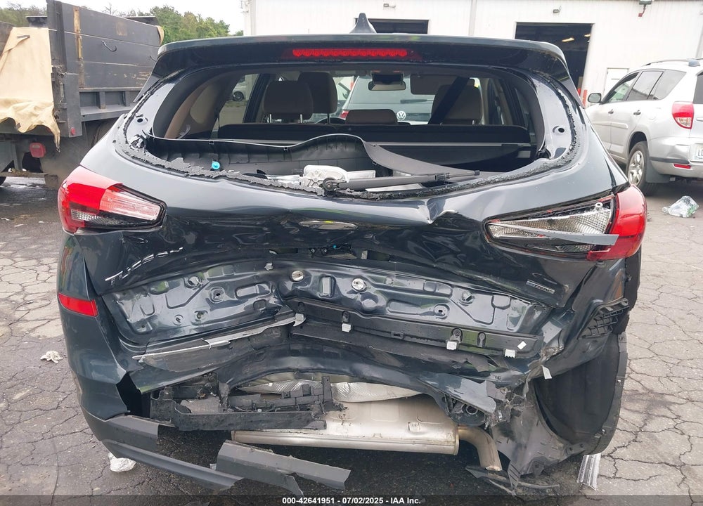 2021 HYUNDAI TUCSON VIN: KM8J2CA48MU330626