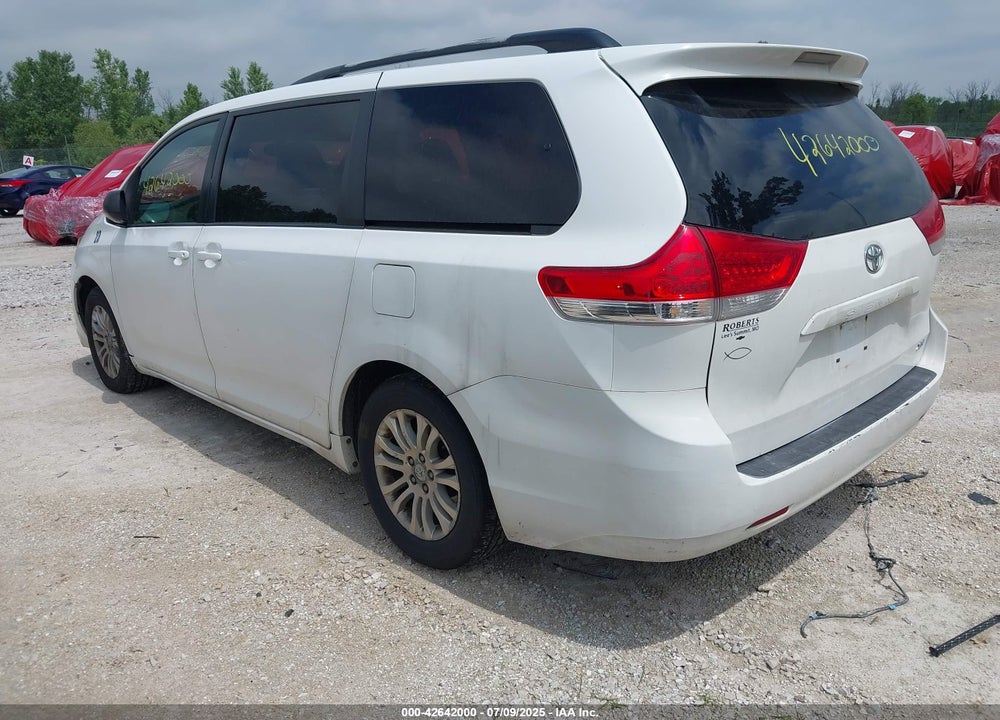 2011 TOYOTA SIENNA VIN: 5TDYK3DC6BS068757