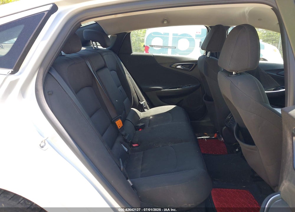 2018 CHEVROLET MALIBU VIN: 1G1ZD5ST1JF172190