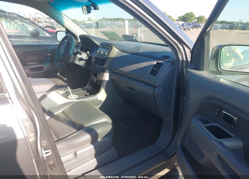 2008 HONDA PILOT VIN: 5FNYF18568B009189
