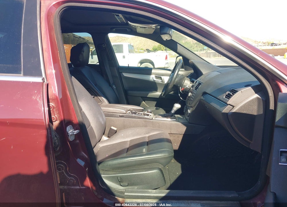 2008 MERCEDES-BENZ C 300 VIN: WDDGF54X18F047859