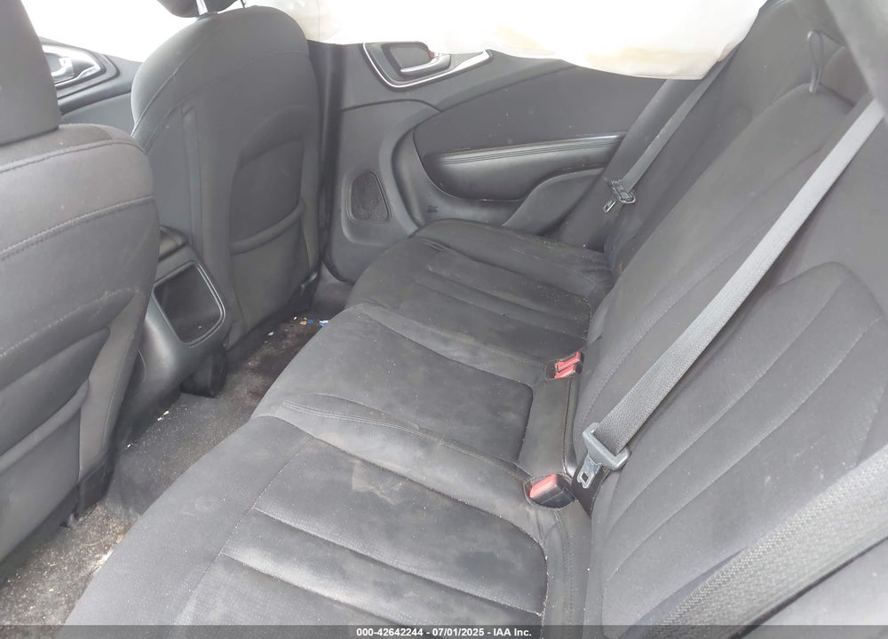 2016 CHRYSLER 200 VIN: 1C3CCCAB1GN108375