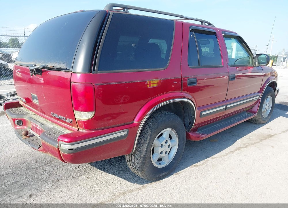 1999 CHEVROLET BLAZER LS VIN: 1GNDT13W8X2189355