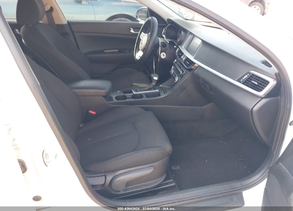 2020 KIA OPTIMA LX VIN: 5XXGT4L30LG390927