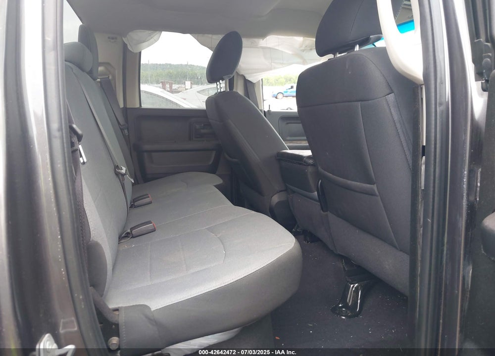 2021 RAM 1500 VIN: 1C6RR6FG4MS524838