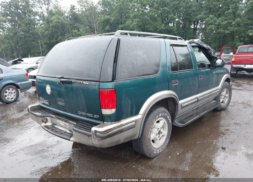 1998 CHEVROLET BLAZER LS VIN: 1GNDT13W3W2192985