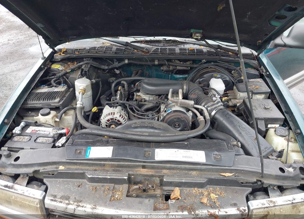 1998 CHEVROLET BLAZER LS VIN: 1GNDT13W3W2192985