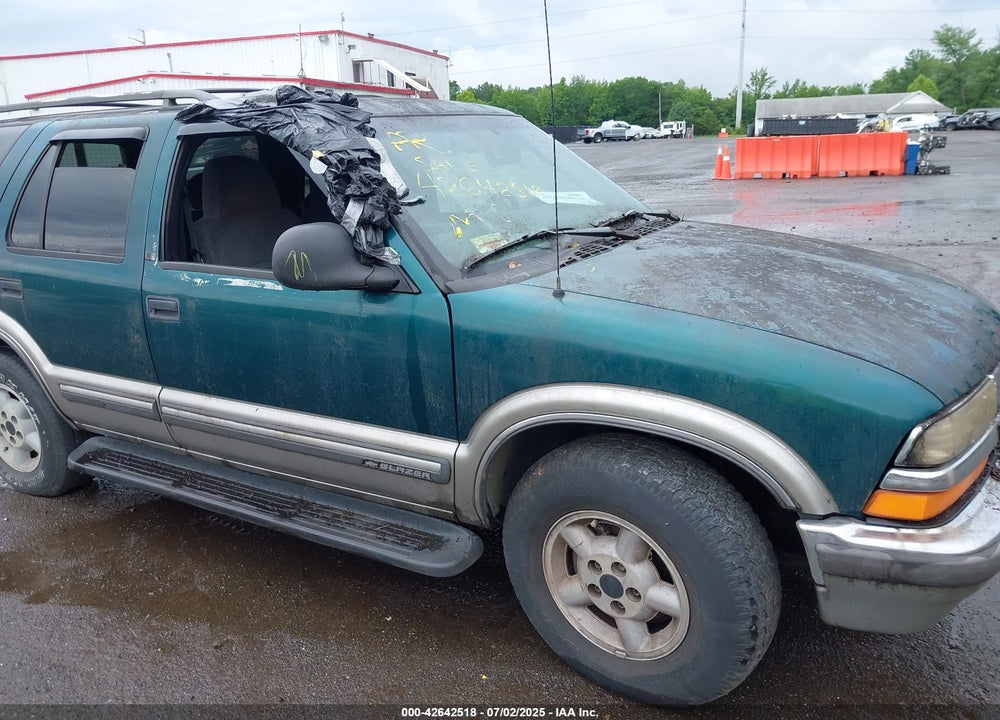 1998 CHEVROLET BLAZER LS VIN: 1GNDT13W3W2192985