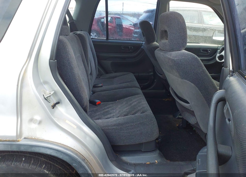 1999 HONDA CR-V LX VIN: JHLRD1841XC024361