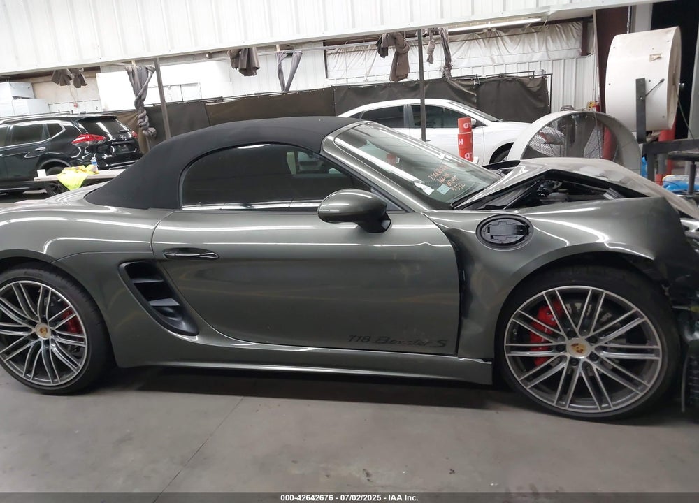 2025 PORSCHE 718 BOXSTER VIN: WP0CB2A85SK226372