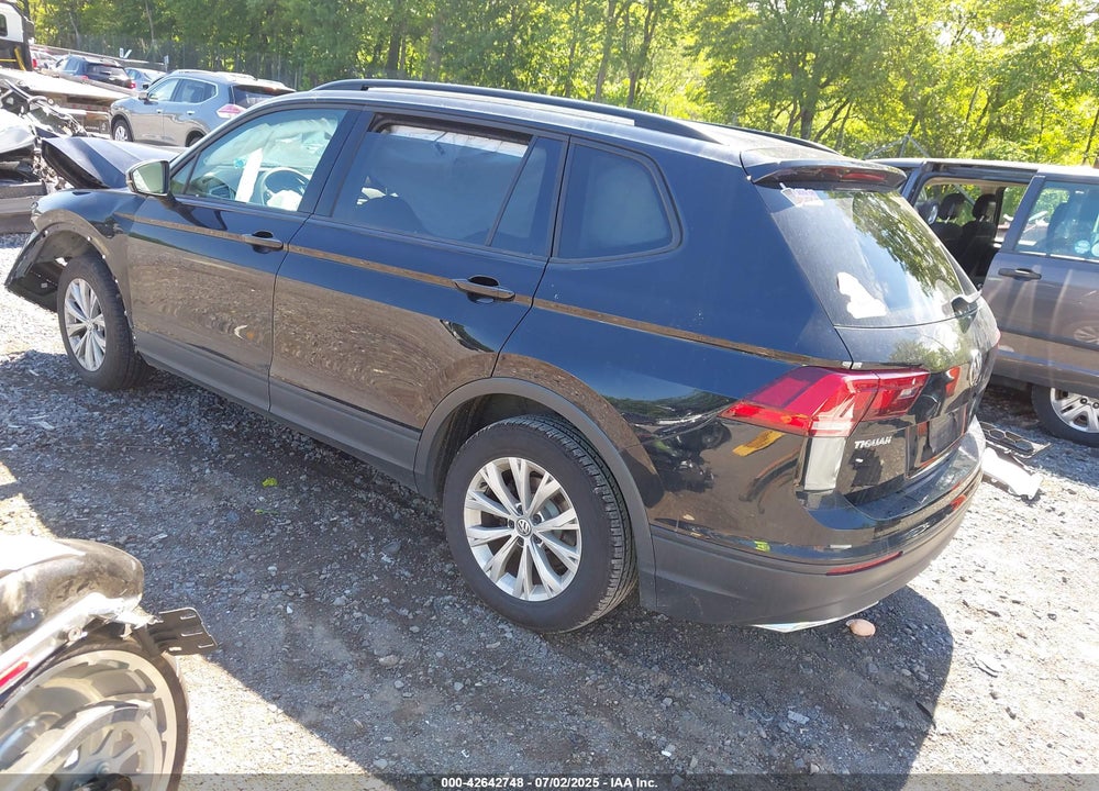 2019 VOLKSWAGEN TIGUAN VIN: 3VV0B7AX0KM164008