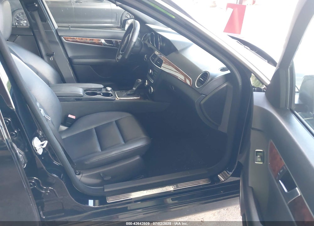 2012 MERCEDES-BENZ C 300 VIN: WDDGF8BB1CA625800