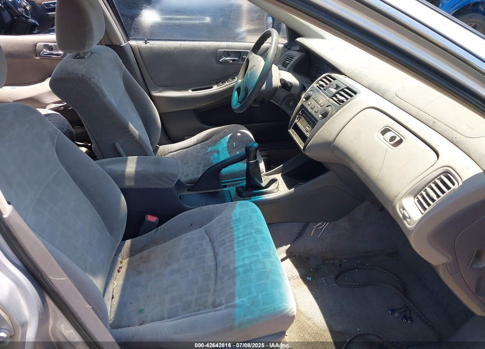 2001 HONDA ACCORD 2.3 EX VIN: 1HGCG65811A069075