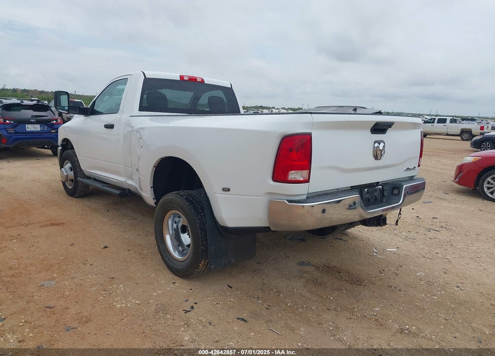 2015 RAM 3500 TRADESMAN VIN: 3C63RPAL8FG661310
