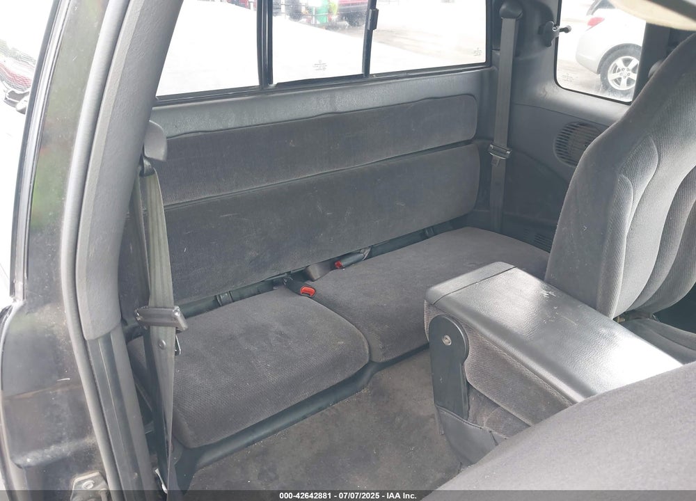 2000 DODGE DAKOTA SLT/SPORT VIN: 1B7GG22N8YS583903