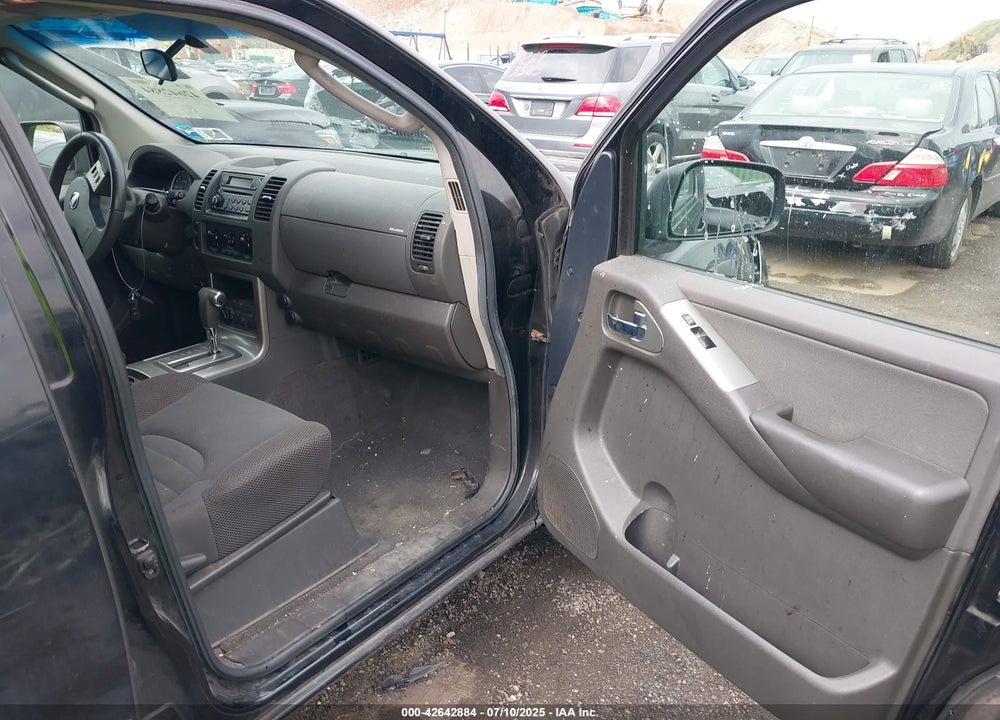 2005 NISSAN PATHFINDER XE VIN: 5N1AR18W75C787488
