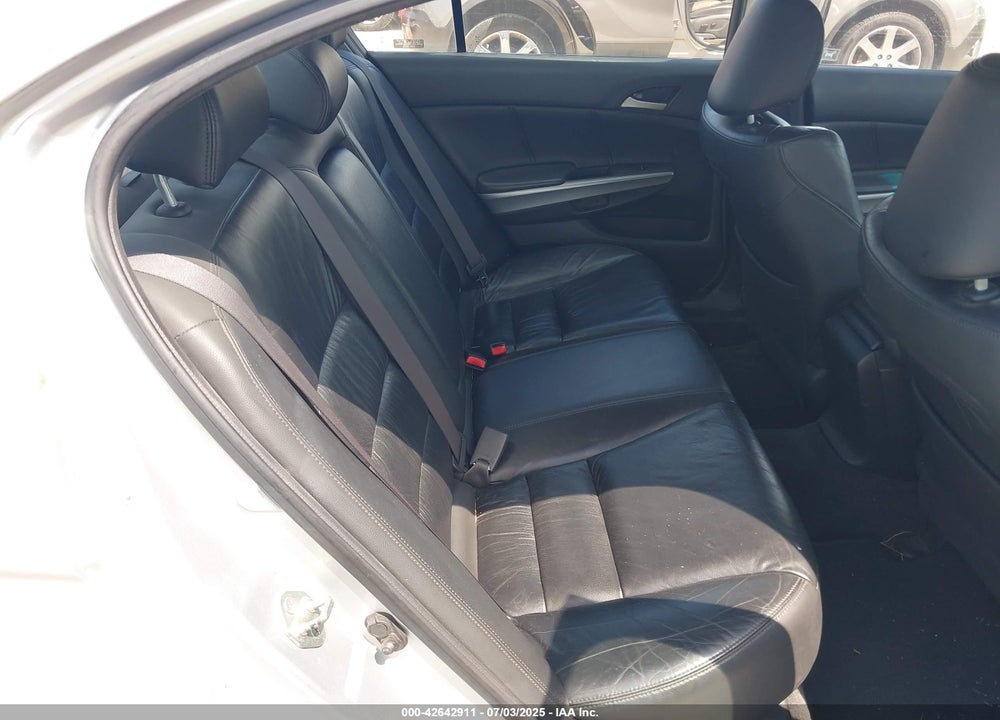 2008 HONDA ACCORD VIN: 1HGCP26898A075501